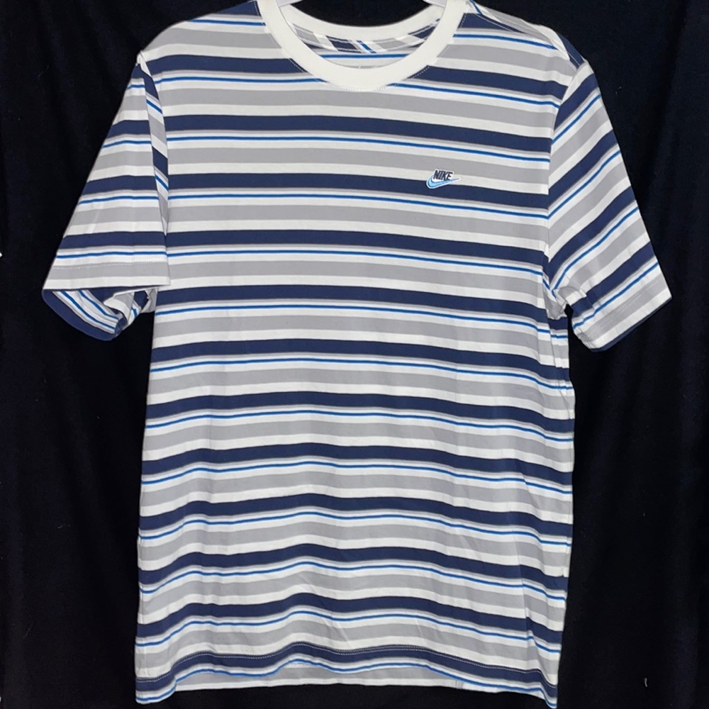 Nike Sportswear Embroidered Logo Striped Short Sleeve Shirt Mens Size Medium
